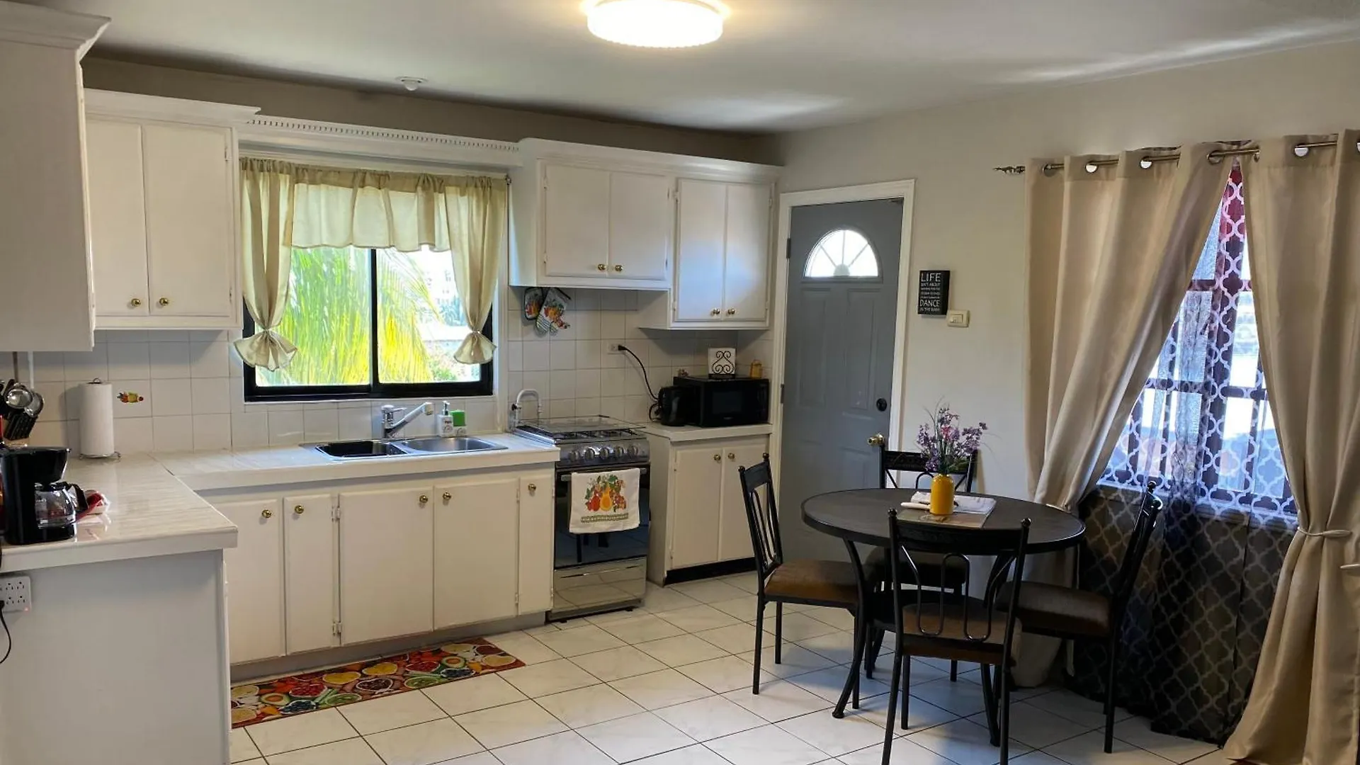 Apartment 1 Bedroom Apartment, In Coconut Drive San Fernando